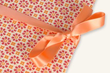 Leporello, peach fuzz